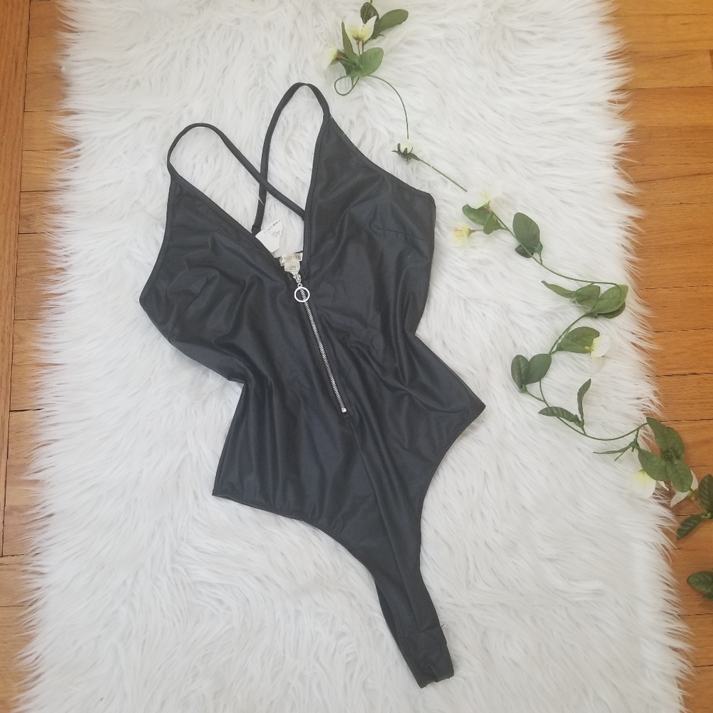 Bozzolo New, Black Faux Leather Bodysuit Size L, Front Zipper Closure.
